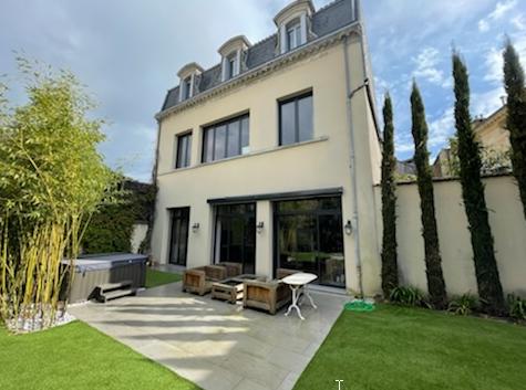 BORDEAUX - HOTEL PARTICULIER 6 CHAMBRES - JARDIN - GARAGE Bordeaux (33000)