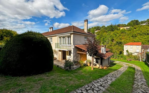 Maison à vendre    6 pièces •  Notre-Dame-de-Sanilhac