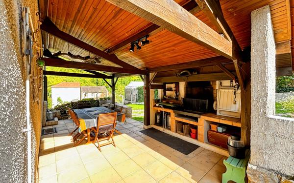 Maison à vendre    6 pièces •  Notre-Dame-de-Sanilhac
