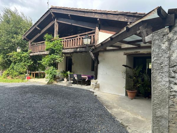 Authentique maison Landaise entierement rénovée avec petite dépendance, ruisseau et mare sur environ 2 Ha