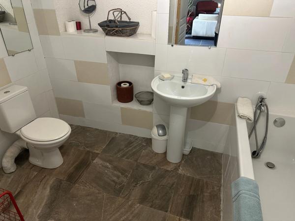 Authentique maison Landaise entierement rénovée avec petite dépendance, ruisseau et mare sur environ 2 Ha