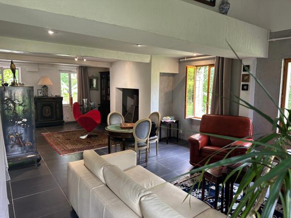 Authentique maison Landaise entierement rénovée avec petite dépendance, ruisseau et mare sur environ 2 Ha