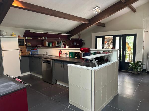 Authentique maison Landaise entierement rénovée avec petite dépendance, ruisseau et mare sur environ 2 Ha