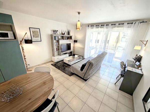 Appartement
                                                                                                                                                                                                                                                                                                                        2 pièce(s)                                                                                                                                                                                                          1 chambre(s)                                                                                                                                                                                                          41.93  m²