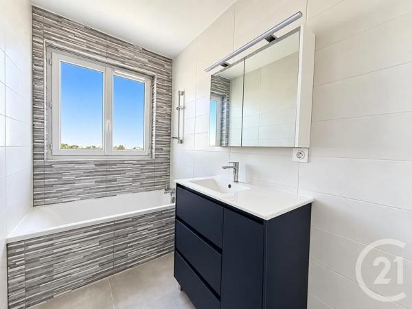 Appartement F4 à vendre  4 pièces - 66,15 m 2   CONFLANS STE HONORINE  - 78