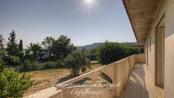 Maison à vendre Istres – Vue sur l’Étang de l’Olivier – Maison 143m² – Terrain 2 050 m²