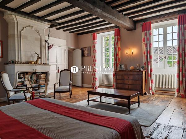 Maison de Maître avec granges, pigeonnier, parc, et piscine, ANGOULEME