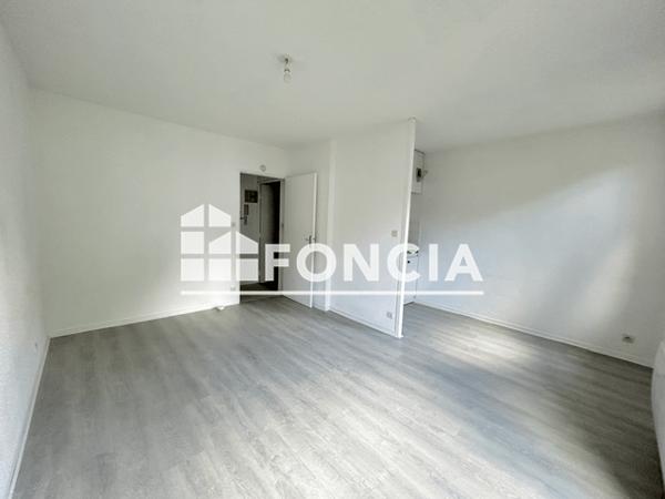 Location Studio 23.87 m² - 93-99 RUE CHARLES LEGENDRE Limoges 87000