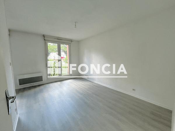 Location Studio 23.87 m² - 93-99 RUE CHARLES LEGENDRE Limoges 87000