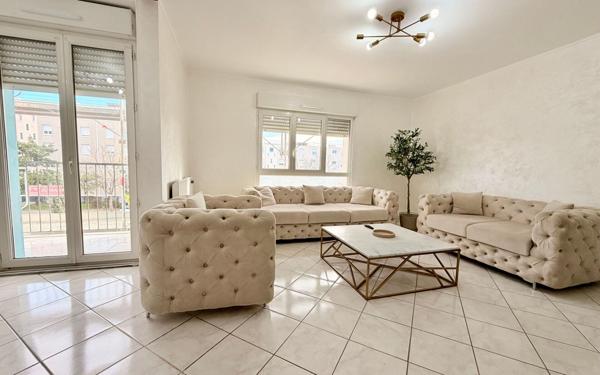 Appartement à vendre    3 pièces • 75 m2 Vauvert