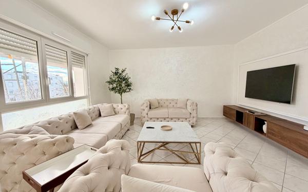 Appartement à vendre    3 pièces • 75 m2 Vauvert