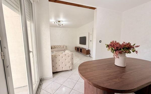 Appartement à vendre    3 pièces • 75 m2 Vauvert