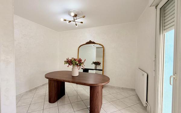 Appartement à vendre    3 pièces • 75 m2 Vauvert