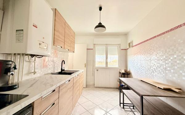 Appartement à vendre    3 pièces • 75 m2 Vauvert