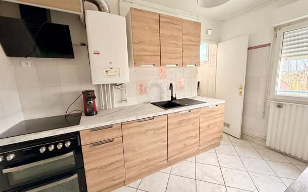 Appartement à vendre    3 pièces • 75 m2 Vauvert