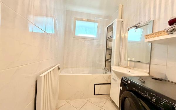 Appartement à vendre    3 pièces • 75 m2 Vauvert