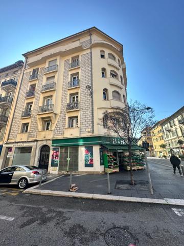 Appartement 4 pièces à vendre à Nice - Secteur Riquier, 100 m², 4ème étage