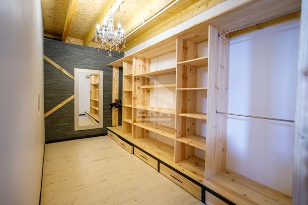 À vendre à TROUILLAS Ancienne cave viticole réhabilitée de 615m2 avec piscine et Jardin