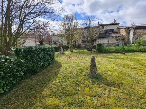 Maison à vendre |  Montguyon |  8 pièces | 158 m²