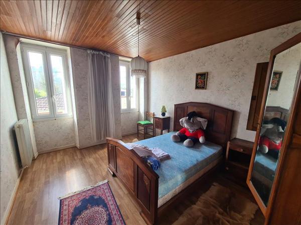 Maison à vendre |  Montguyon |  8 pièces | 158 m²