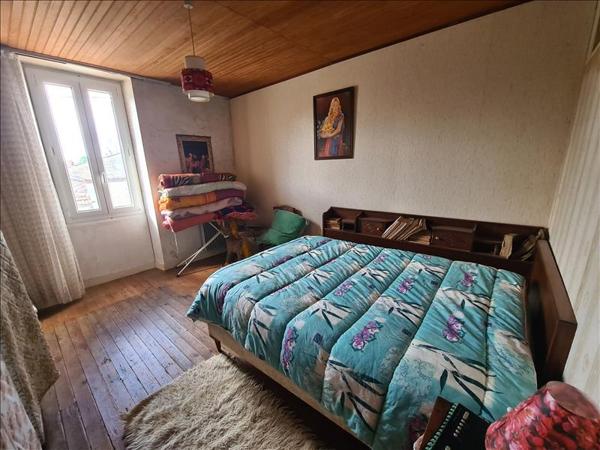 Maison à vendre |  Montguyon |  8 pièces | 158 m²