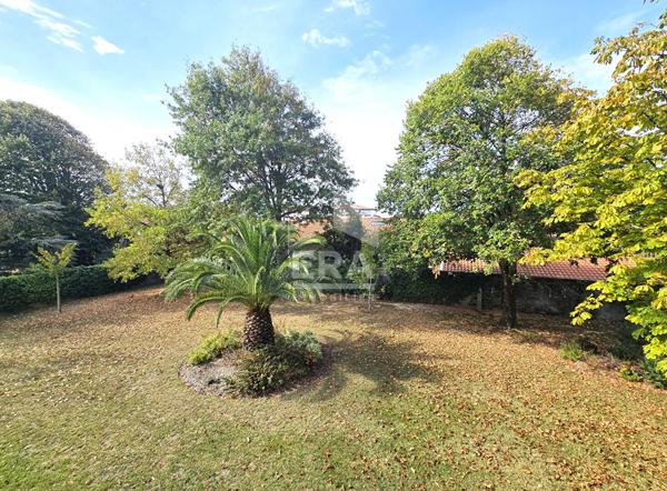 Vente - Anglet Larochefoucauld -  T1 Bis avec terrasse couverte, stationnement et cave