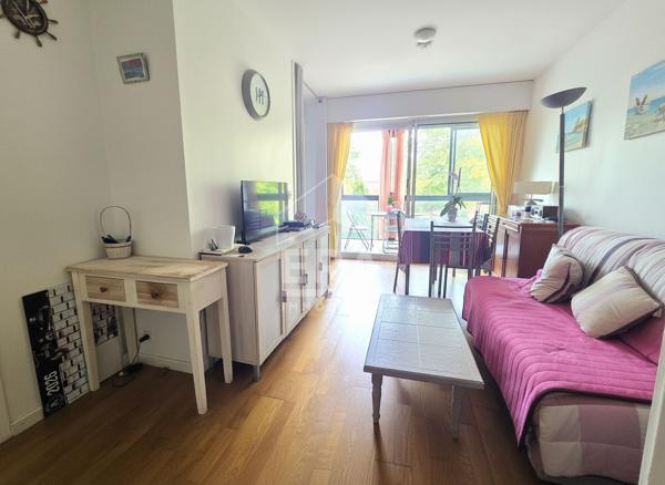 Vente - Anglet Larochefoucauld -  T1 Bis avec terrasse couverte, stationnement et cave