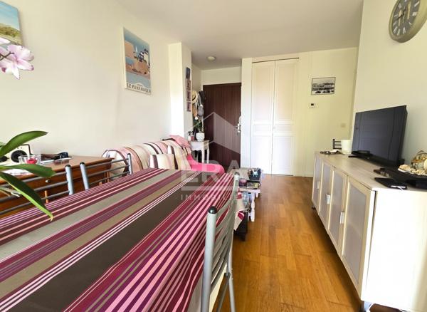 Vente - Anglet Larochefoucauld -  T1 Bis avec terrasse couverte, stationnement et cave
