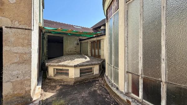 Immeuble de caractère à fort potentiel MONTBARD (21)