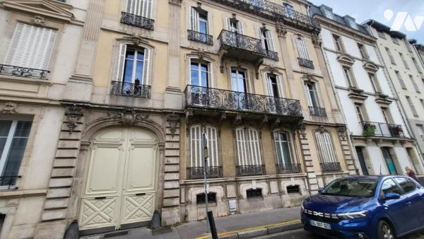 APPARTEMENT DE CARACTERE ANCIEN T6 AVEC GARAGE