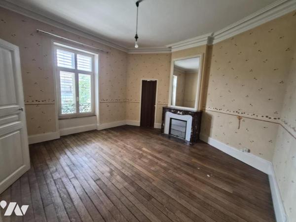 APPARTEMENT DE CARACTERE ANCIEN T6 AVEC GARAGE