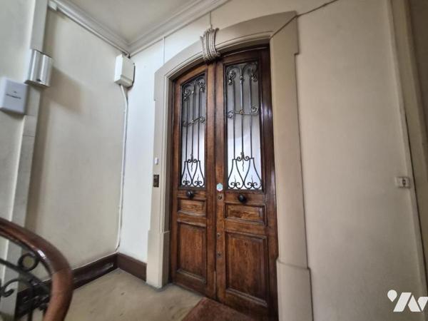 APPARTEMENT DE CARACTERE ANCIEN T6 AVEC GARAGE