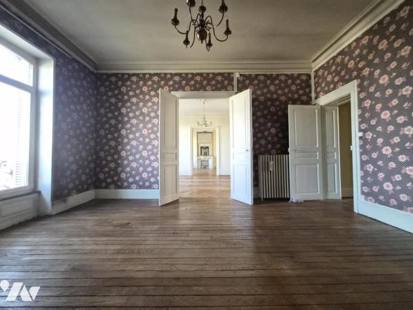 APPARTEMENT DE CARACTERE ANCIEN T6 AVEC GARAGE