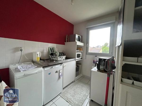 Appartement à louer 2 pièces 47.39m² Saint-Amand-Montrond (18200)