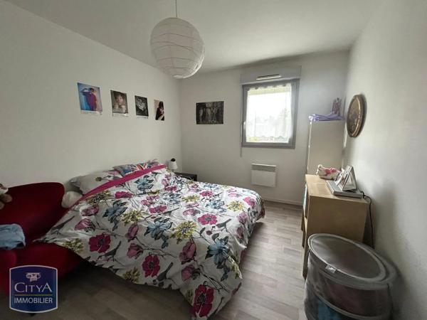 Appartement à louer 2 pièces 47.39m² Saint-Amand-Montrond (18200)
