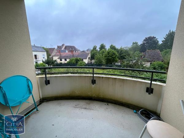 Appartement à louer 2 pièces 47.39m² Saint-Amand-Montrond (18200)