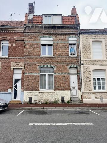 A VENDRE MAISON 4CH DOUBLE ACCES IDEAL INVESTISSEUR OU PREMIERE ACQUISITION 