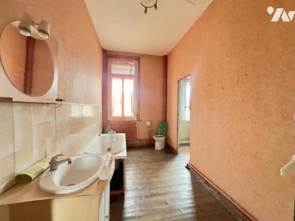 A VENDRE MAISON 4CH DOUBLE ACCES IDEAL INVESTISSEUR OU PREMIERE ACQUISITION 