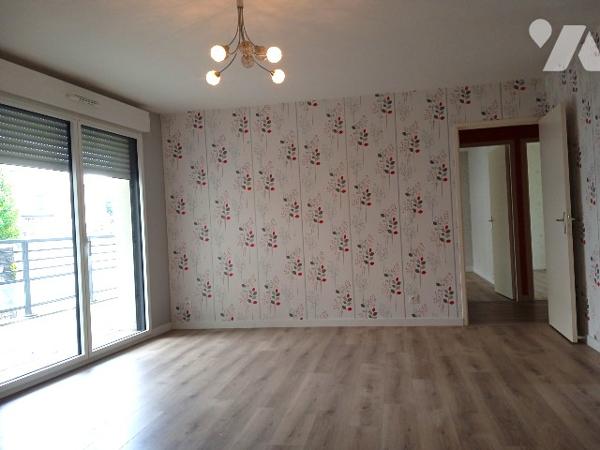 Appartement 79 m² A VDRE: SEJOUR CUISINE CHAMBRES CAVE GARAGE