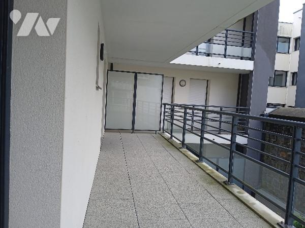 Appartement 79 m² A VDRE: SEJOUR CUISINE CHAMBRES CAVE GARAGE