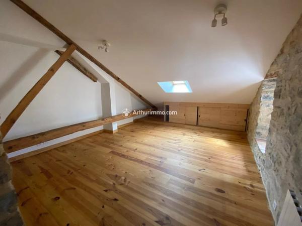 Location                                                      Appartement
                        
                     1 pièces                      38 m2                     à Millau