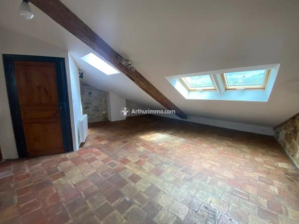 Location                                                      Appartement
                        
                     1 pièces                      38 m2                     à Millau
