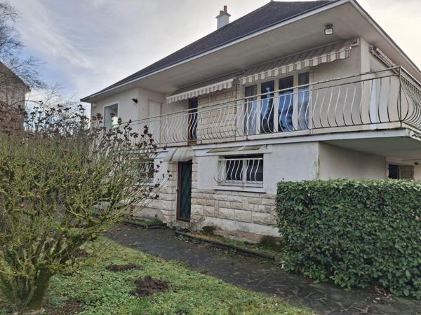 À vendre - Maison ancienne, 7 pièces située à La Ville-aux-Dames (37700)