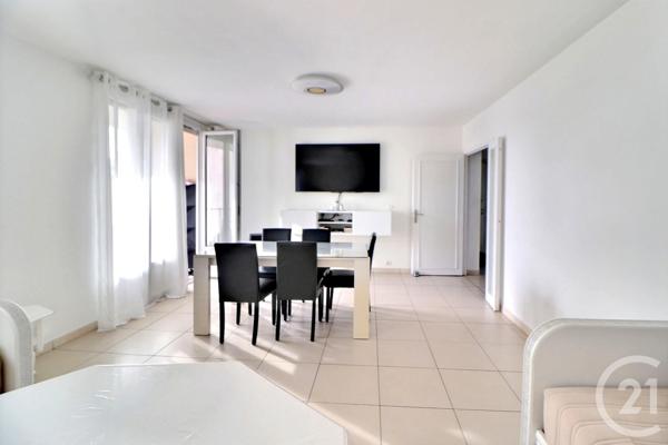 Appartement T4 à vendre  4 pièces - 91 m2 ST RAPHAEL - 83