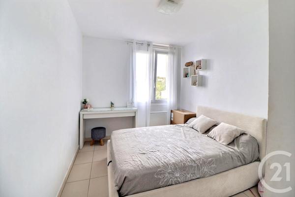 Appartement T4 à vendre  4 pièces - 91 m2 ST RAPHAEL - 83