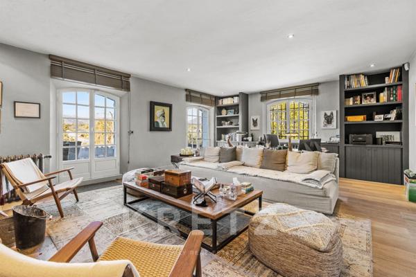 Maison de Maitre avec dépendance VALBONNE