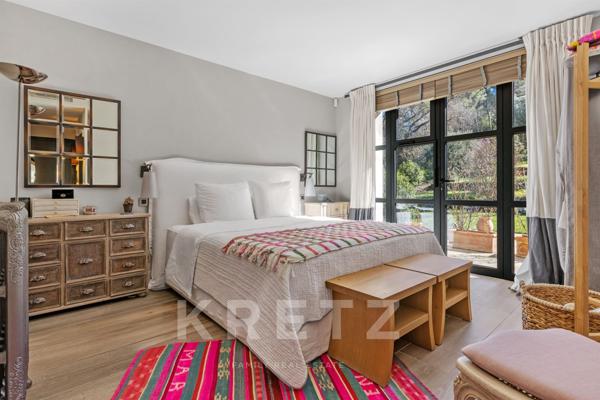 Maison de Maitre avec dépendance VALBONNE