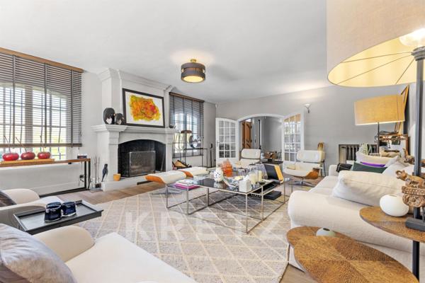 Maison de Maitre avec dépendance VALBONNE