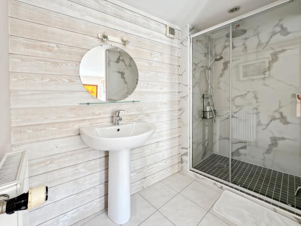 Maison 8 pièces - 200 m²