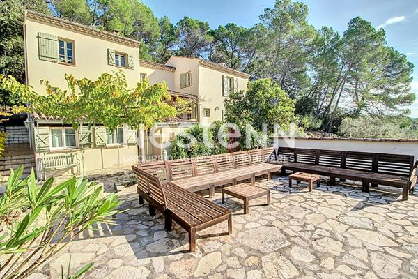 A VENDRE Splendide Propriété à LORGUES 250 m2 sur terrain de 4090m2+ piscine + garage